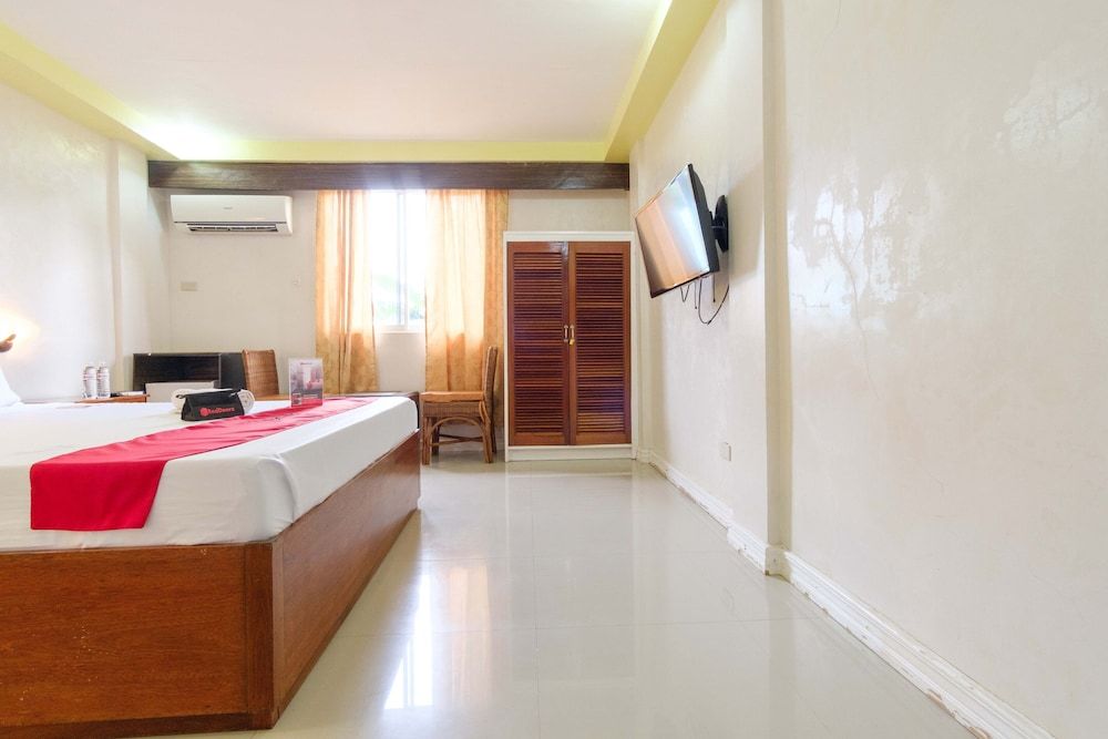 undefined RedDoorz @ PEO Road Palawan 7