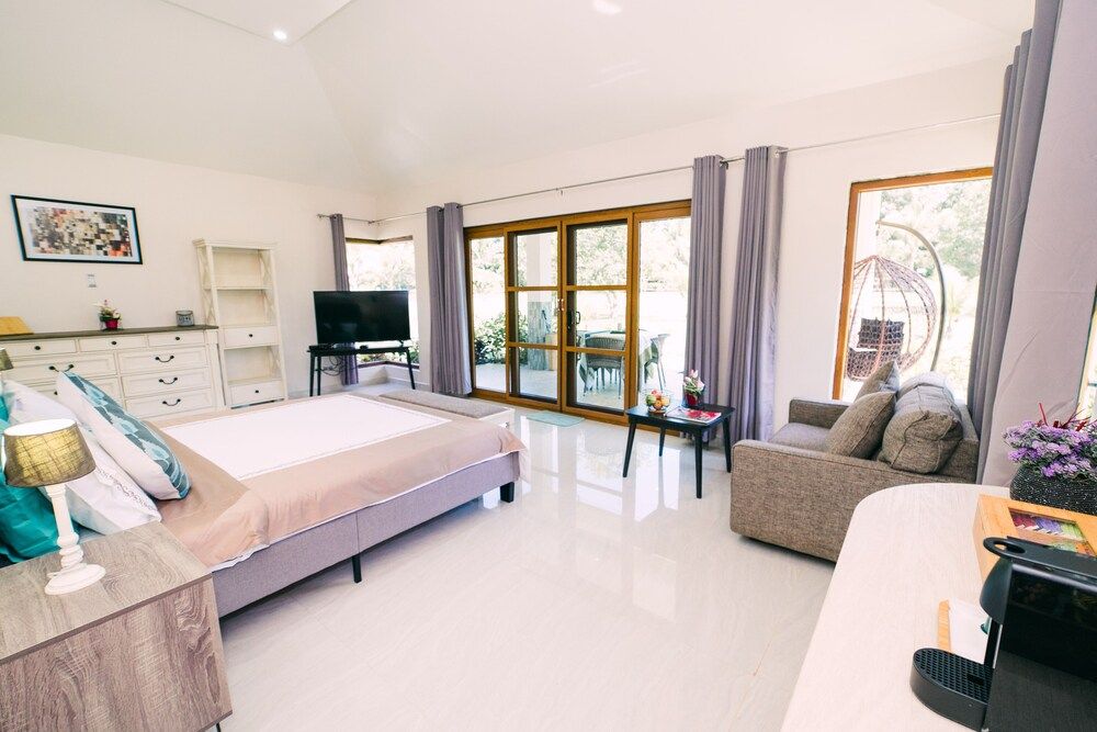 La Casa Denika Deluxe Suite with Spa Bath 3