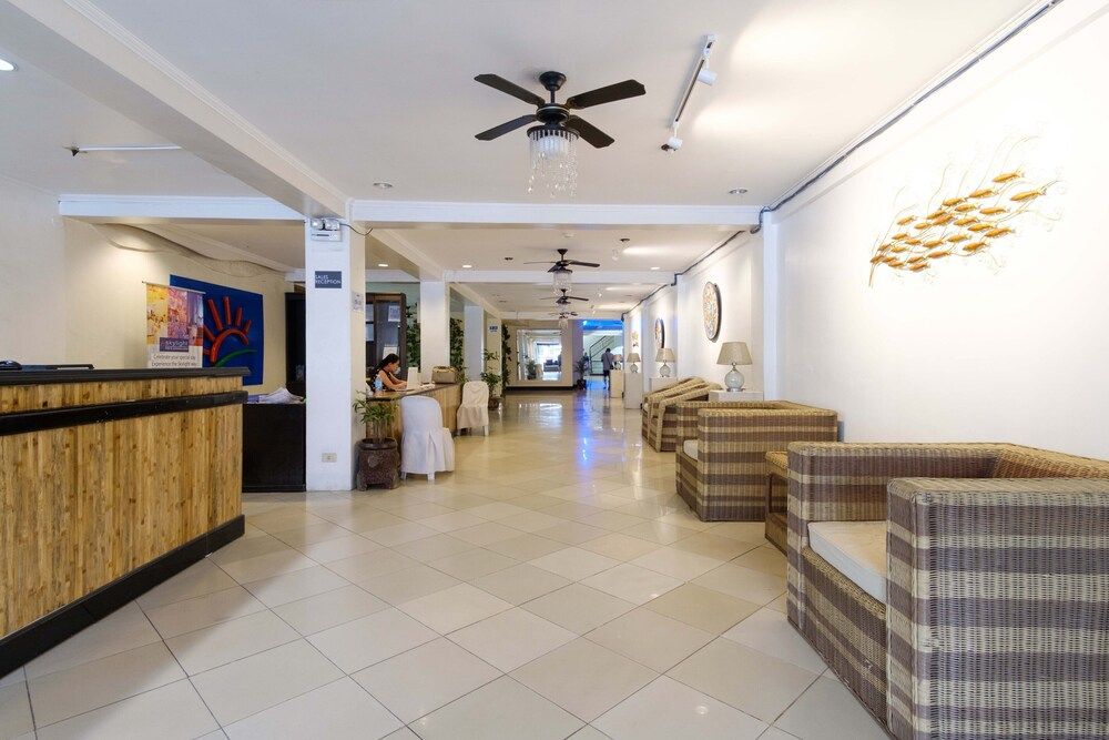 undefined RedDoorz Plus near Mendoza Park 10