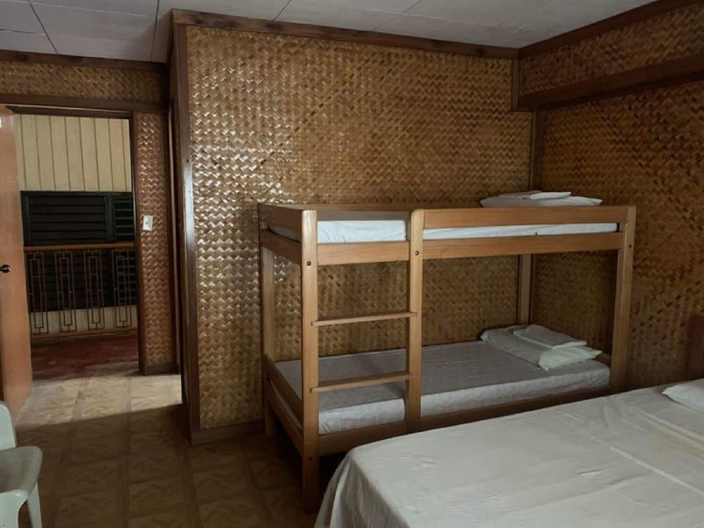 undefined OYO 633 Abelardo's Pension House 5