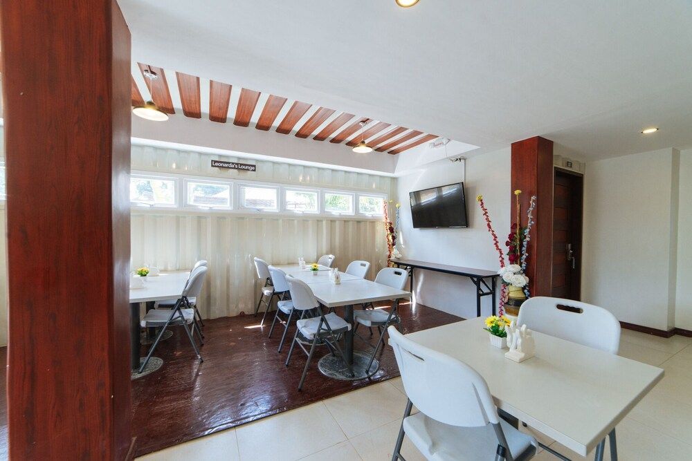 undefined RedDoorz Plus near Puerto Princesa City Hall 2