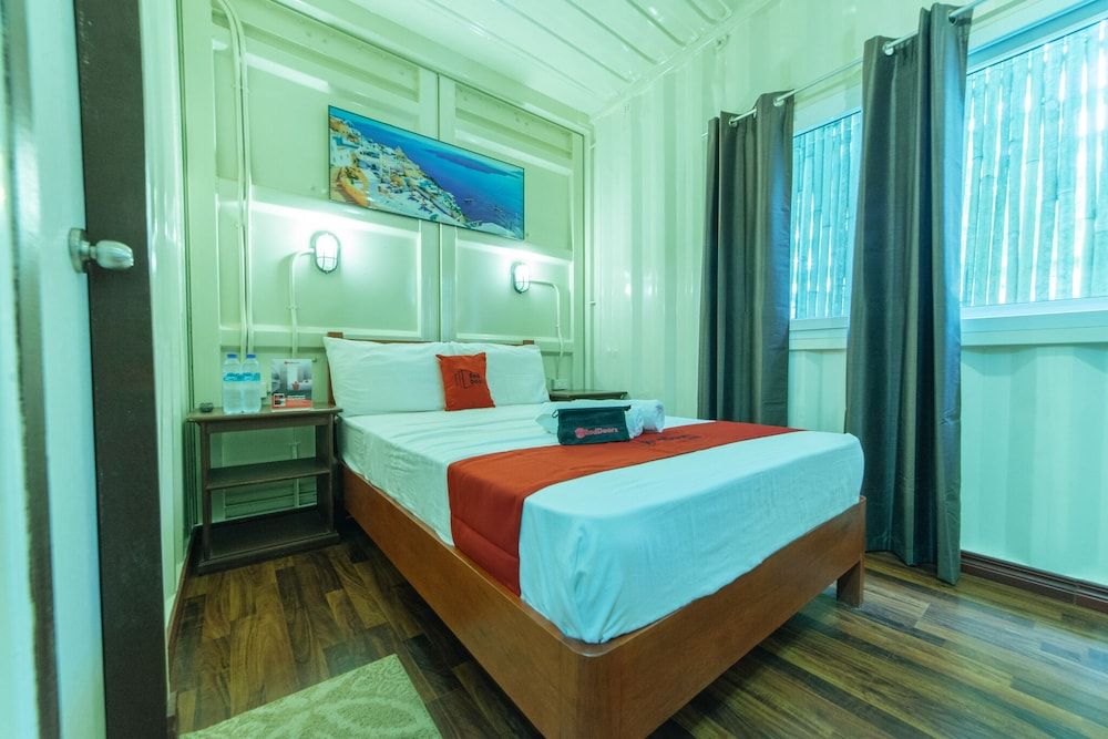 undefined RedDoorz Plus near Puerto Princesa City Hall 4