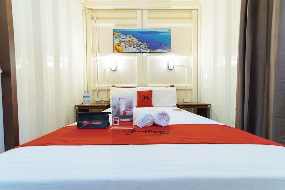 undefined RedDoorz Plus near Puerto Princesa City Hall 5