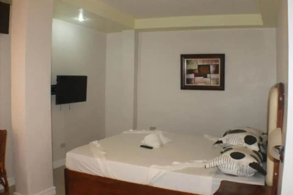 undefined OYO 933 The New De Loro Inn 7