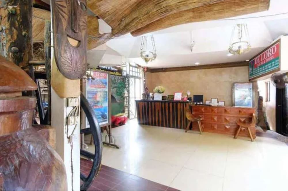 undefined OYO 933 The New De Loro Inn 8