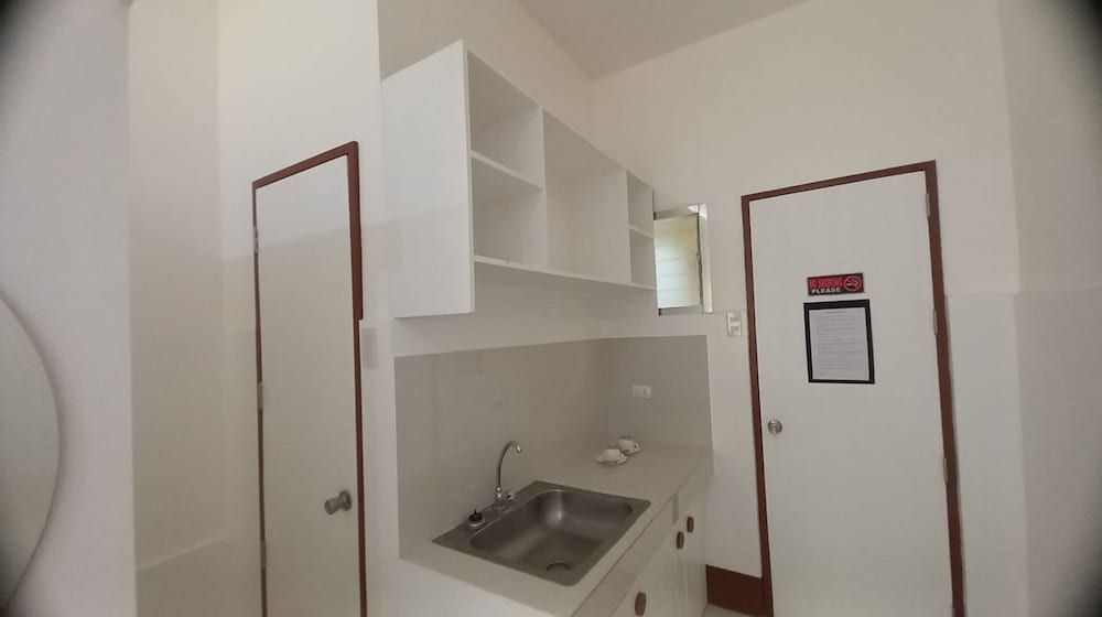 undefined OYO 935 Palajuanders Inn 5