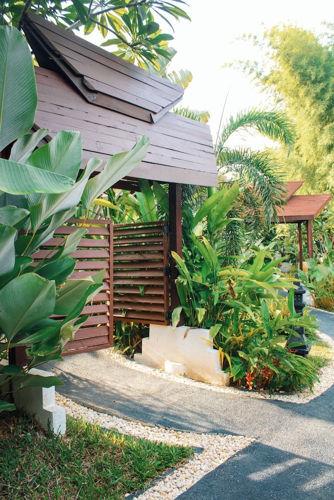 undefined Carpe Diem Villas & Resort 4