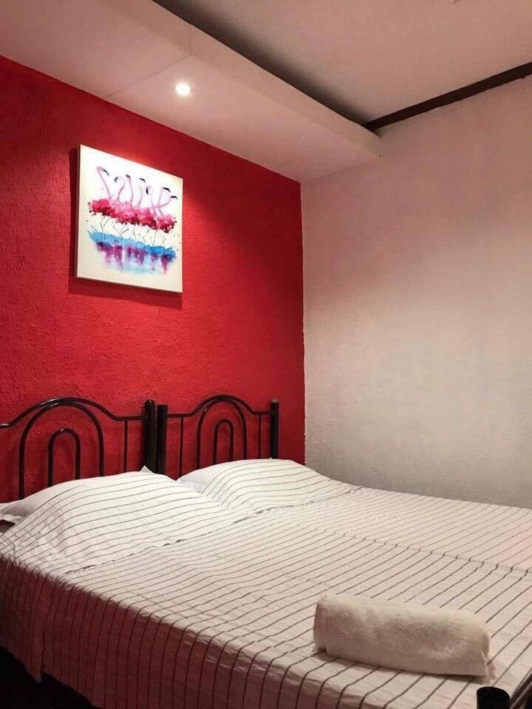 Casa Sarmiento Travelers Inn Basic Double or Twin Room, 1 Double Bed 2