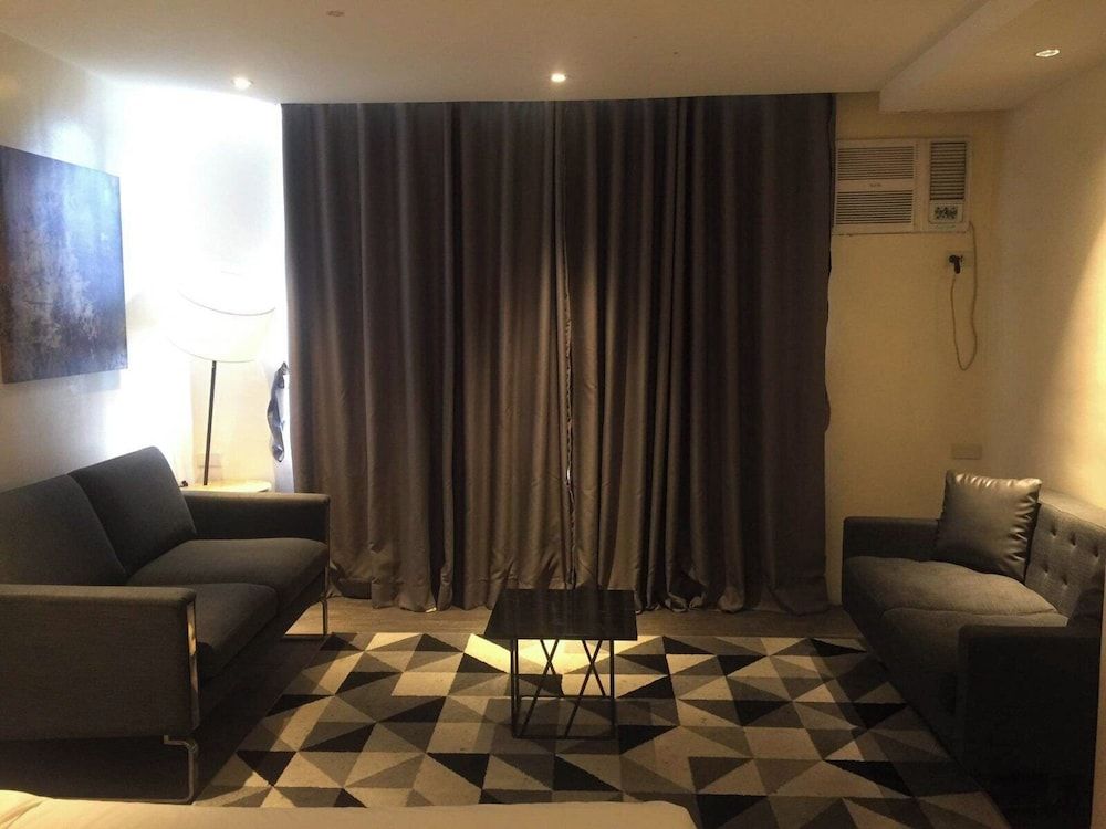 City Park Hotel Manila Deluxe Double or Twin Room 4