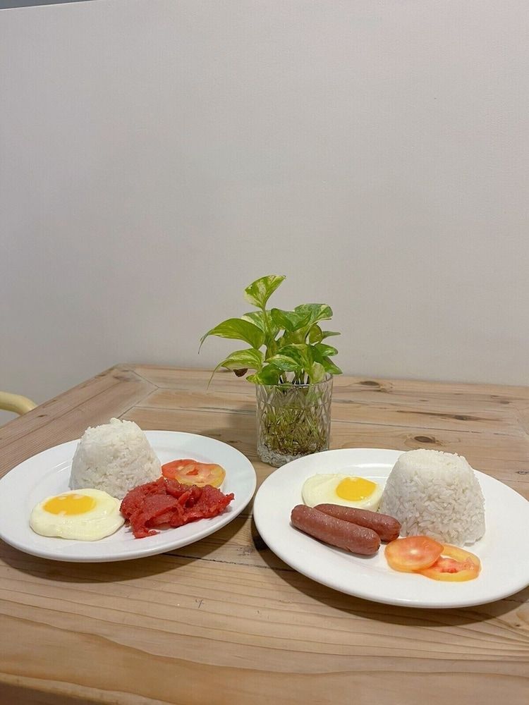 undefined Travelbee Capitol Inn 9