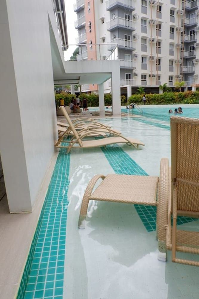 undefined Studio 610 9