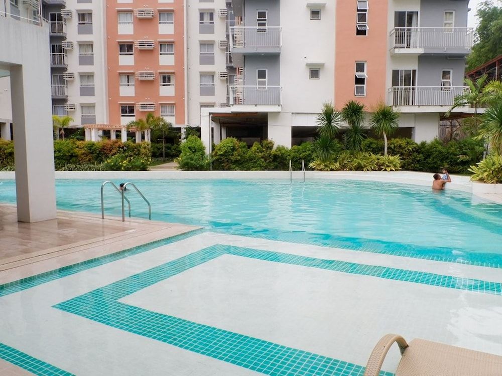 undefined Studio 610 10