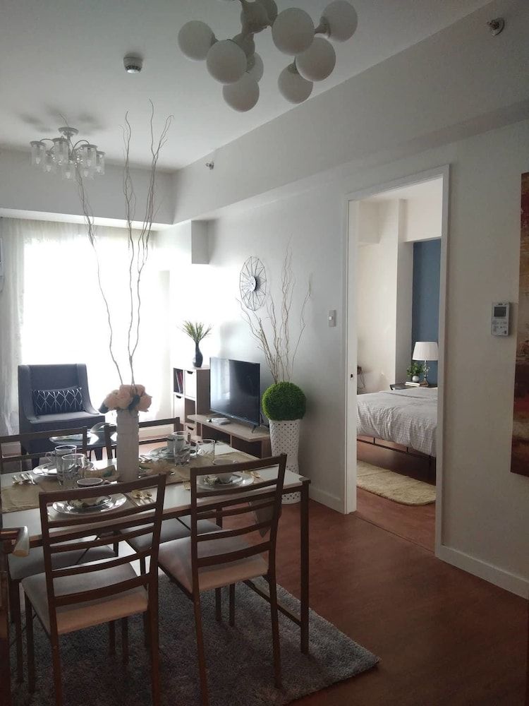 1209 Two Residences Marco Polo Cebu Family Condo, 1 Queen Bed with Sofa bed, Ensuite, Mountain View 10