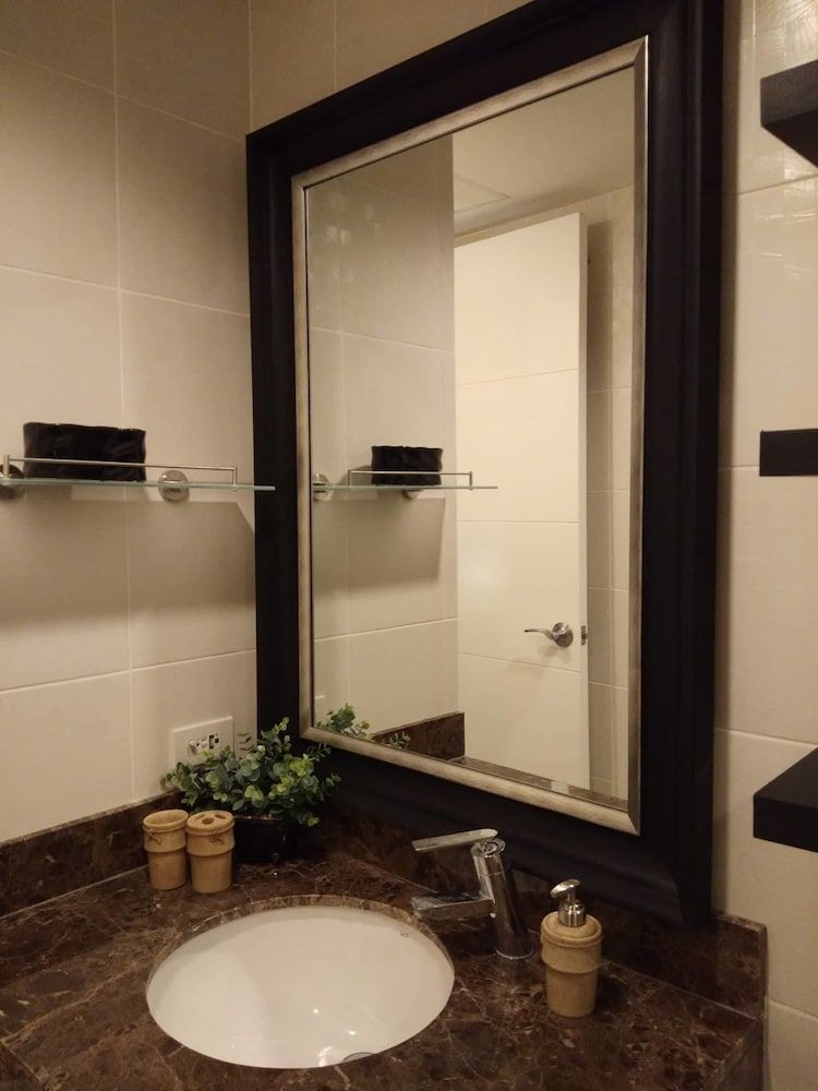 1209 Two Residences Marco Polo Cebu Family Condo, 1 Queen Bed with Sofa bed, Ensuite, Mountain View 15