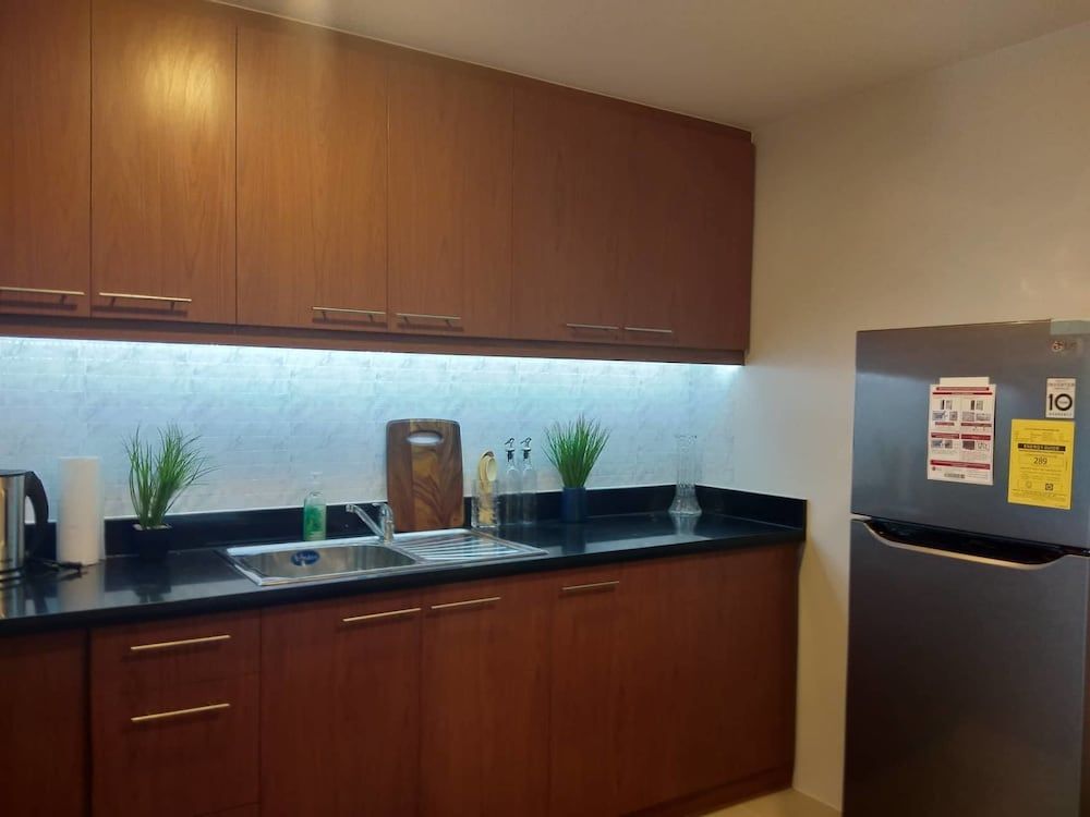 1209 Two Residences Marco Polo Cebu Family Condo, 1 Queen Bed with Sofa bed, Ensuite, Mountain View 8