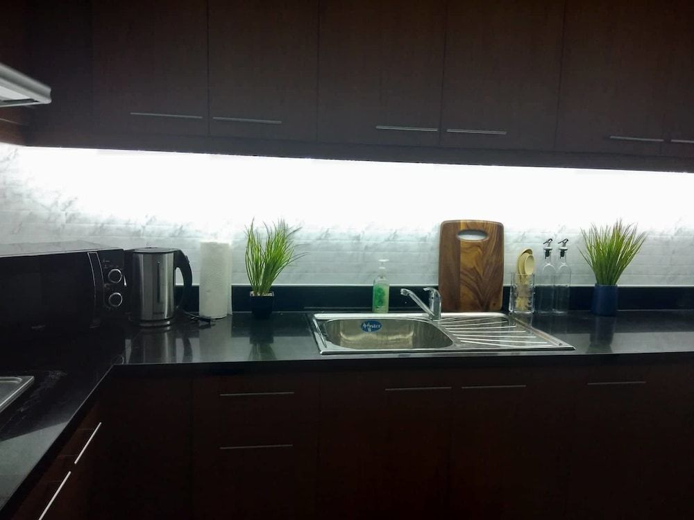 1209 Two Residences Marco Polo Cebu Family Condo, 1 Queen Bed with Sofa bed, Ensuite, Mountain View 9