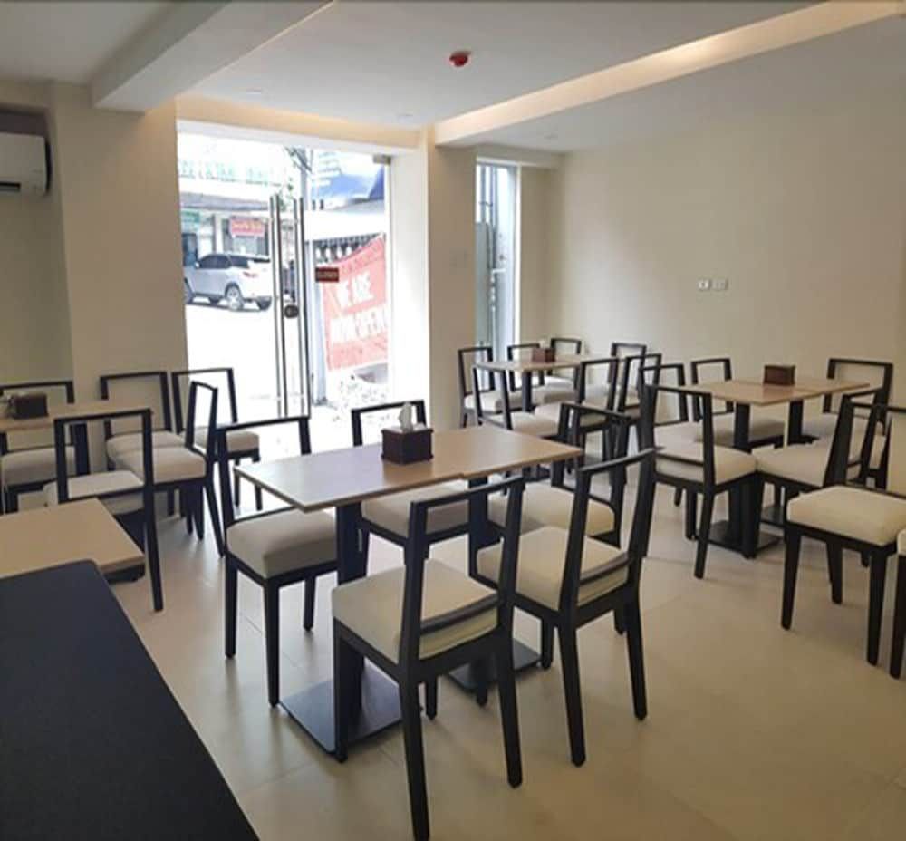 undefined Rana Hotel 8