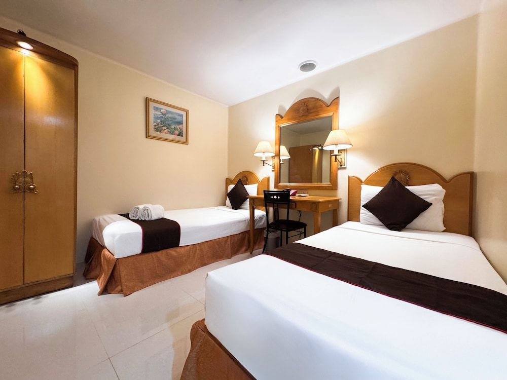 undefined Palladium Suites Hotel 3