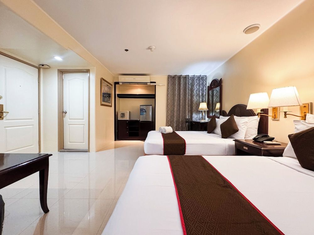 undefined Palladium Suites Hotel 5
