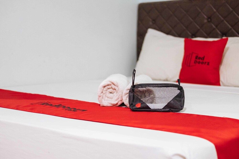 undefined RedDoorz Plus near Cebu Capitol 10