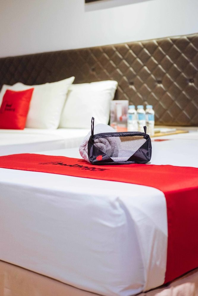 undefined RedDoorz Plus near Cebu Capitol 9