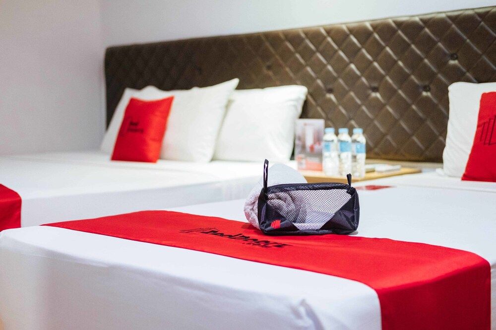undefined RedDoorz Plus near Cebu Capitol 5