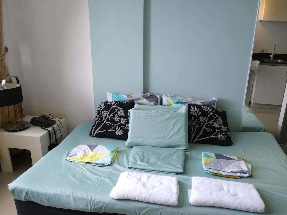 The Persimmon Cebu by Sleepingpong Signature Loft, 1 Bedroom, City View 4