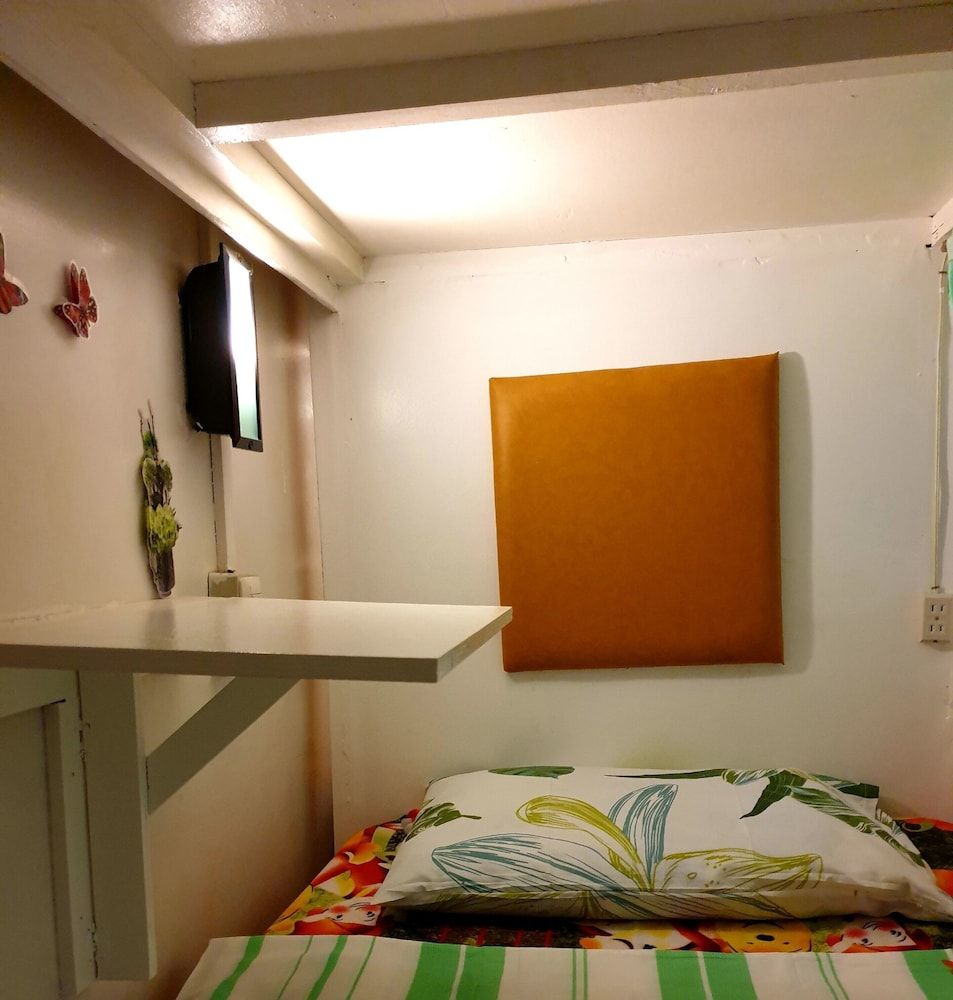 GardenPod Hostel & Café Capsule