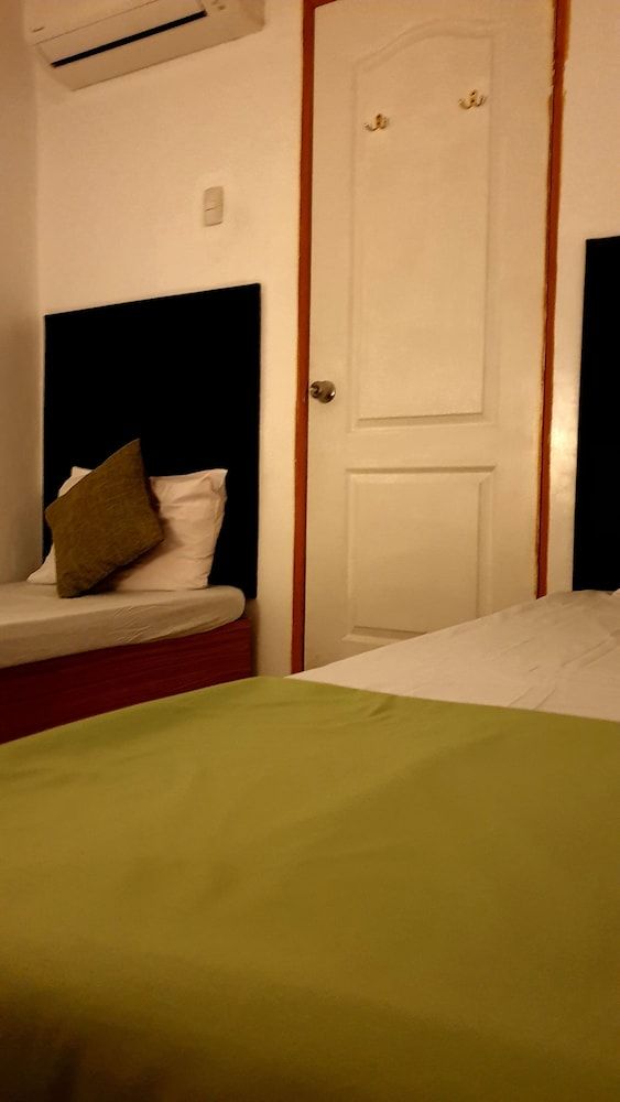 GardenPod Hostel & Café Twin Room