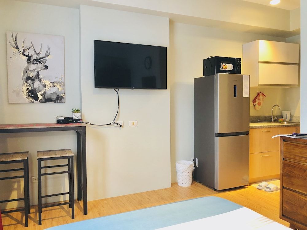 Romantic Urban Getaway by Primitive Stay Standard Studio Suite 5