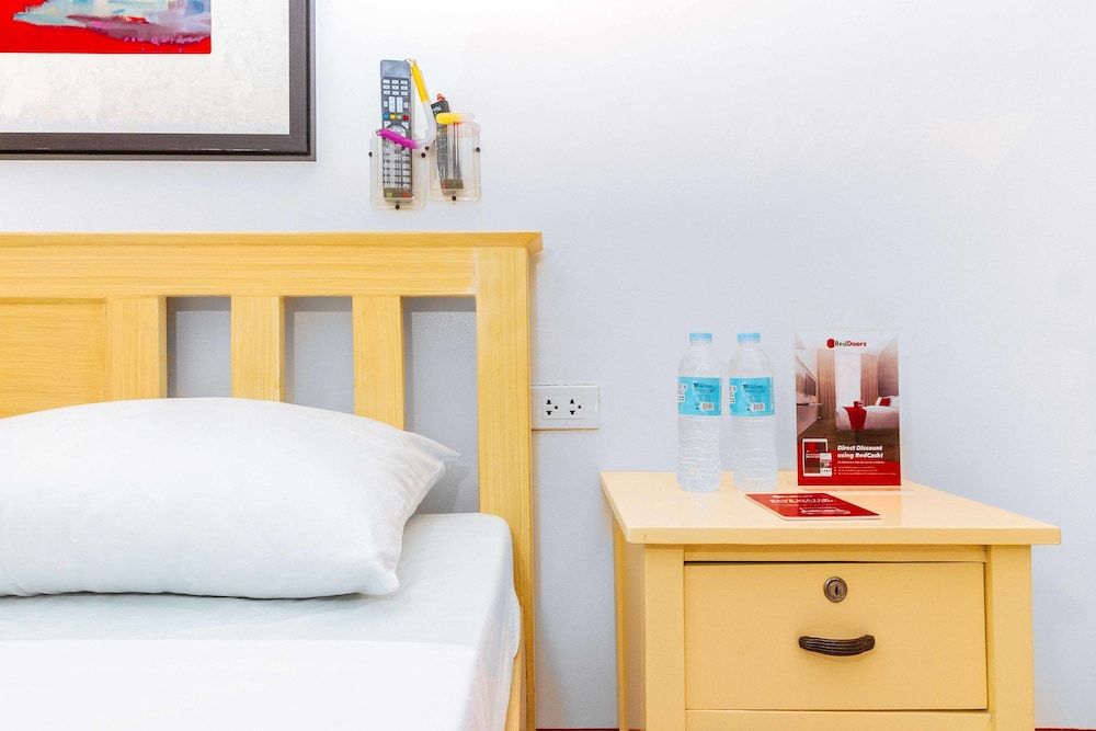 undefined RedDoorz near Cebu Metropolitan Cathedral 8