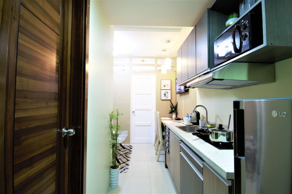 Versteeg Vacations - Horizons 101 Studio Home 2 3