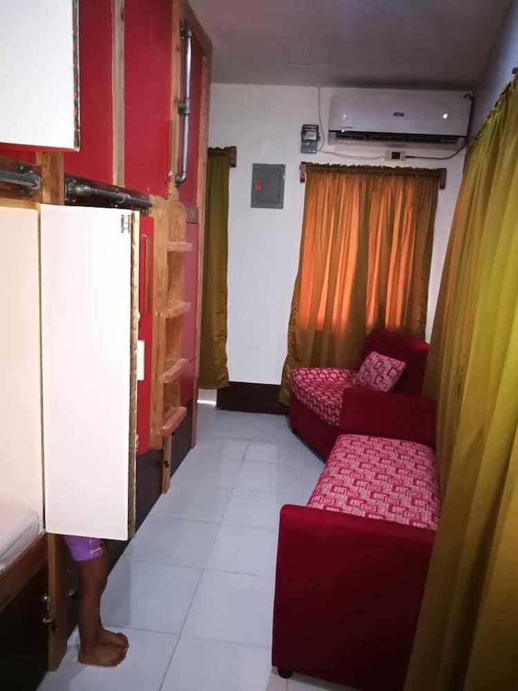 undefined 8th Street Hostel 9