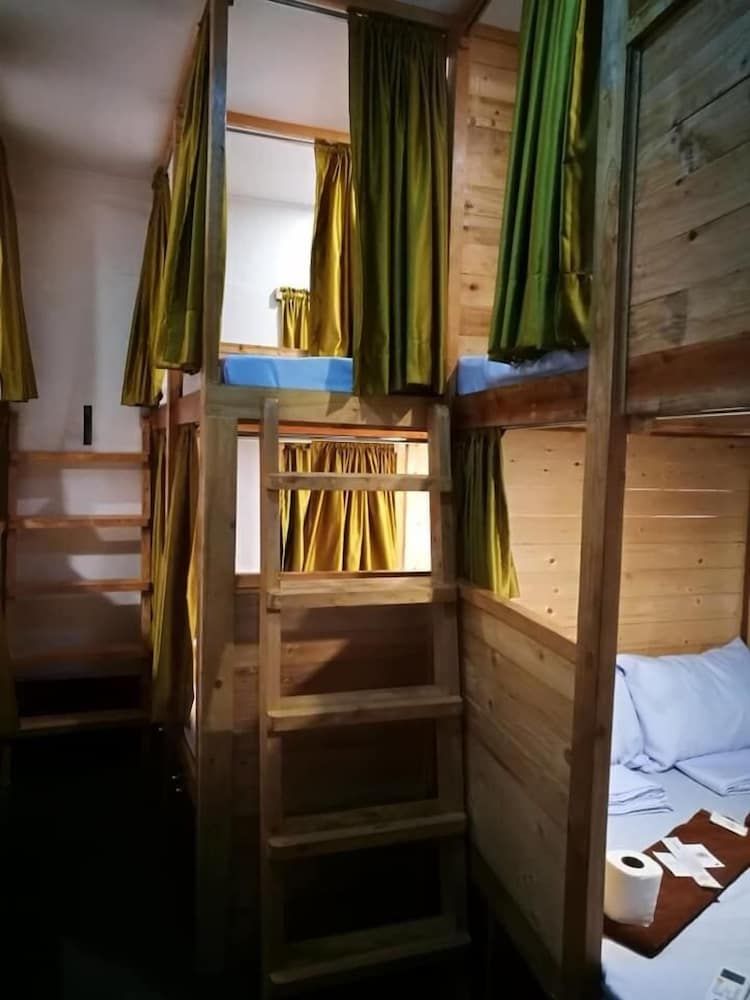 8th Street Hostel Quadruple Room 2