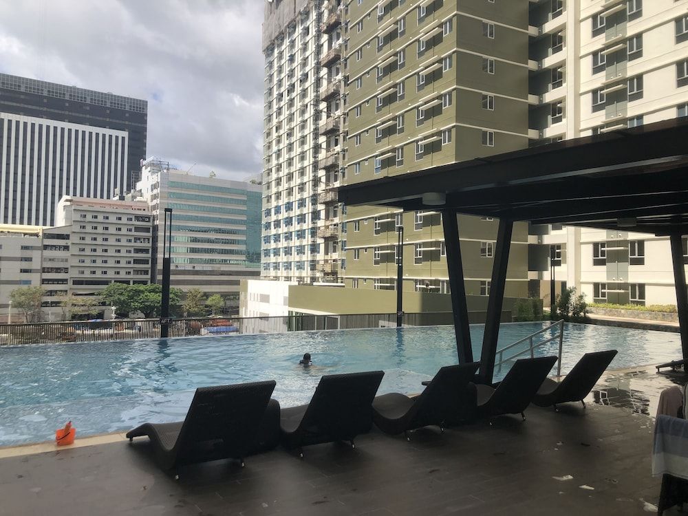 undefined I.T PARK CEBU TWIN BED DELUXE FREE FAST WIFI & POOL 9