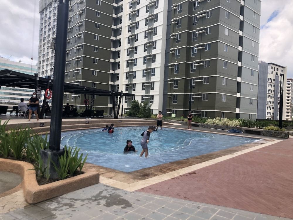 undefined I.T PARK CEBU TWIN BED DELUXE FREE FAST WIFI & POOL 8