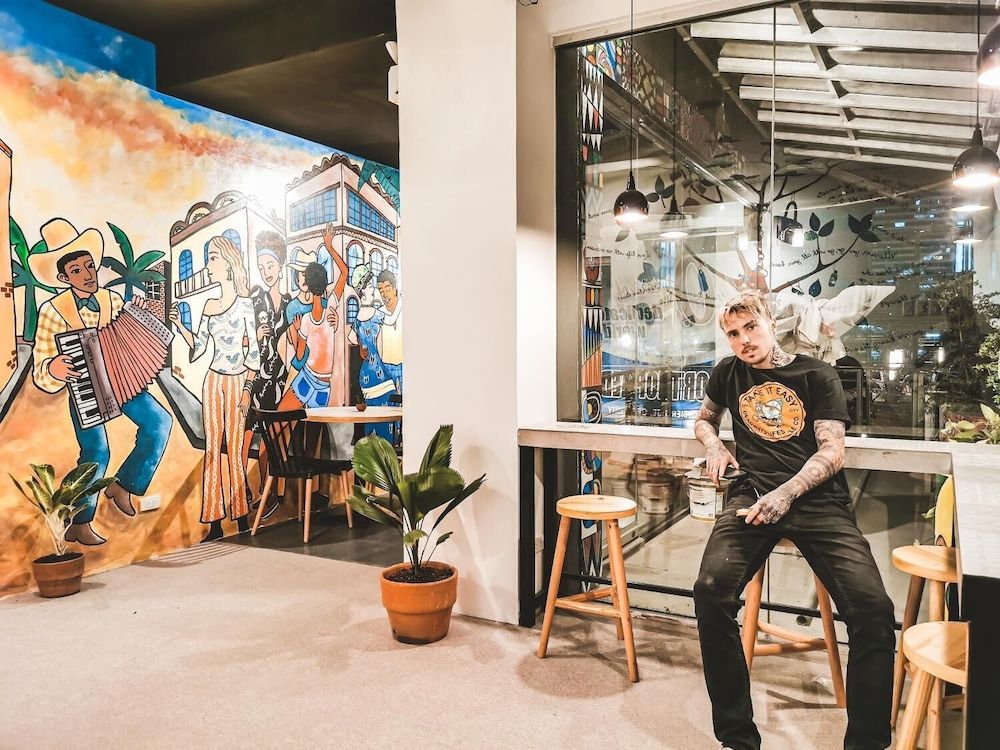 undefined Murals Sleepbox Capsule Hostel - Adults Only 6