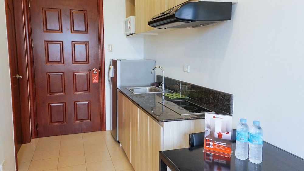 undefined RedDoorz Premium @ The Trillium Residences 7