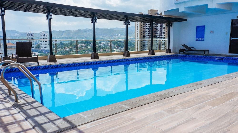 undefined RedDoorz Premium @ The Trillium Residences