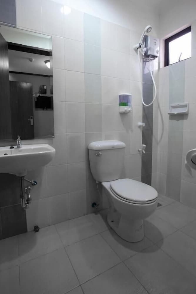 undefined Reddoorz near Landers Superstore Cebu City 7