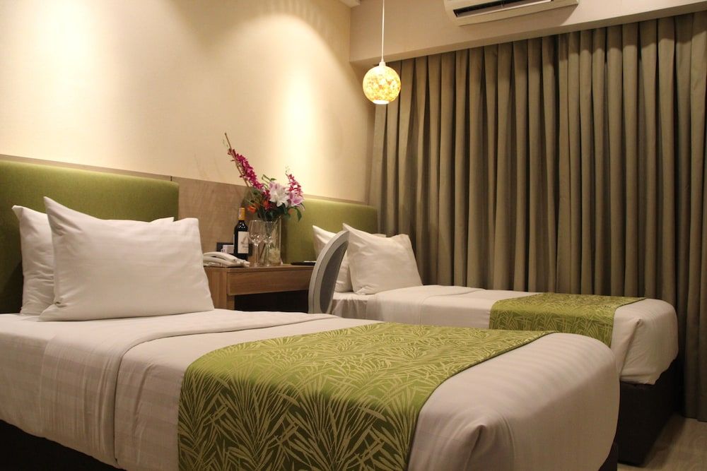 undefined Goldberry Suites and Hotel Cebu 5
