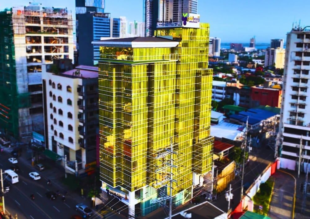 undefined Goldberry Suites and Hotel Cebu 4