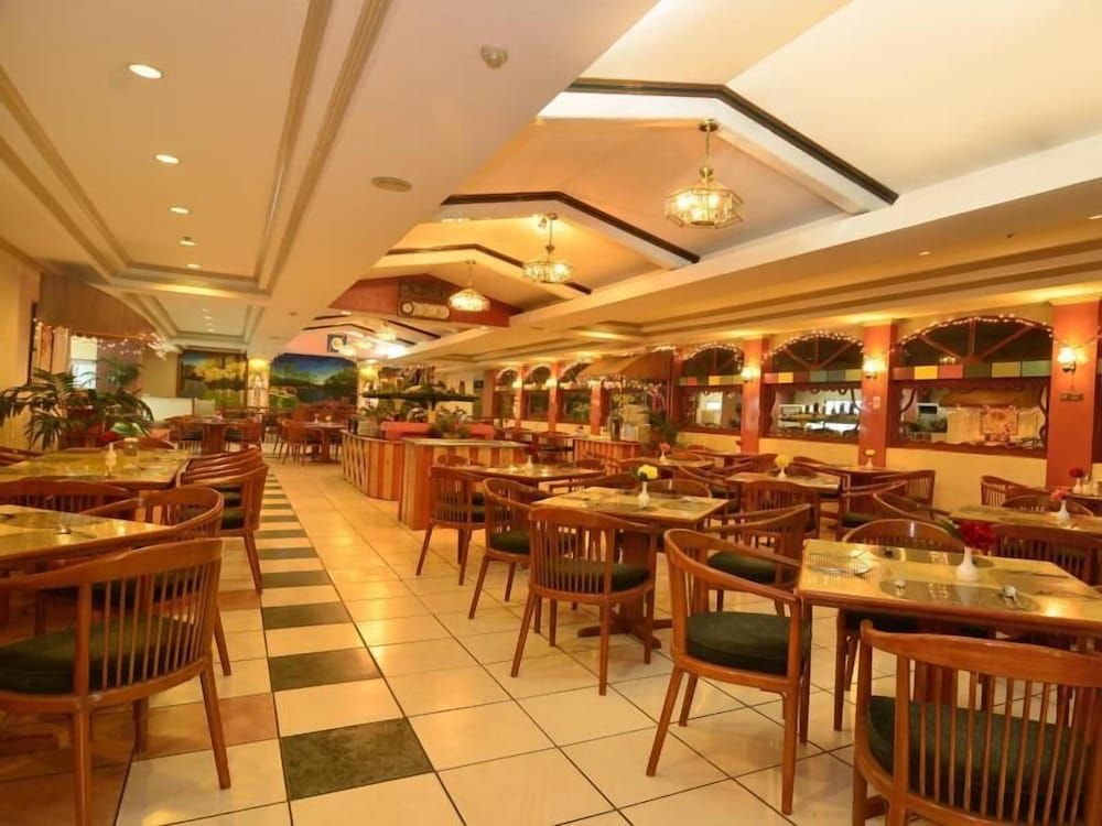 undefined Holiday Plaza Hotel - Cebu 8