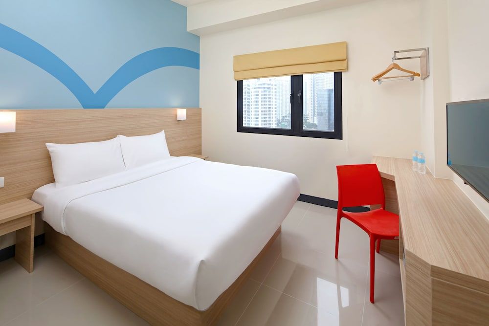 Hop Inn Hotel Cebu City Standard Double Room 7