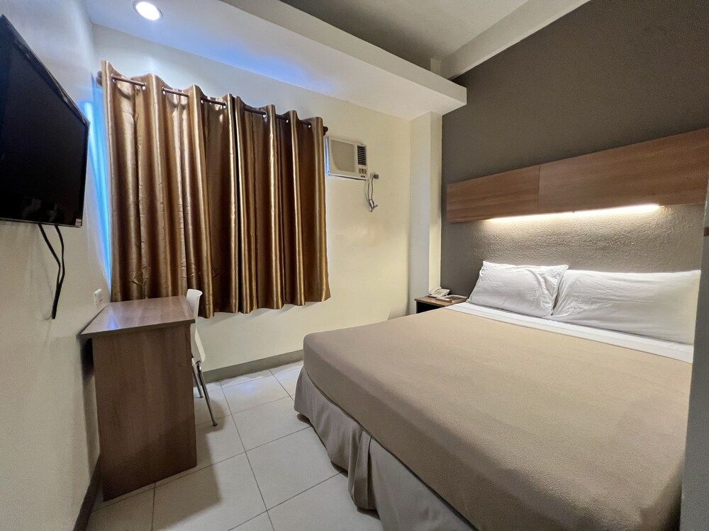 City Center Suites Standard Room 4