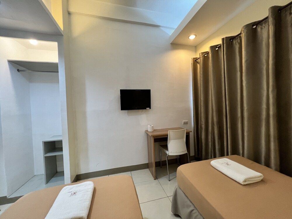 City Center Suites Standard Twin Room, 2 Twin Beds, Non Smoking 7