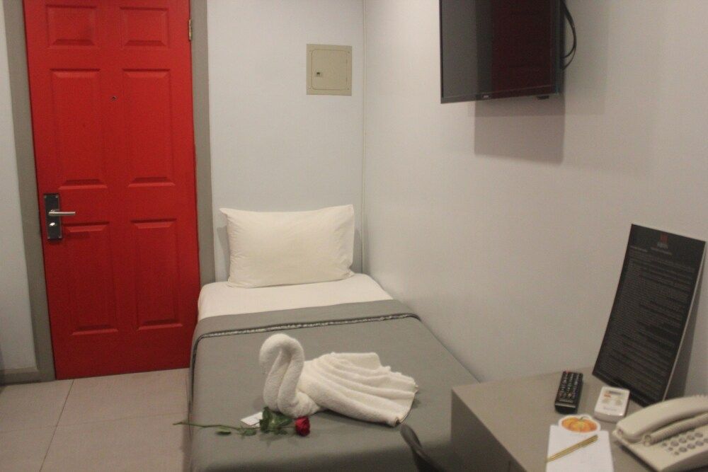 undefined ML SUITES 9