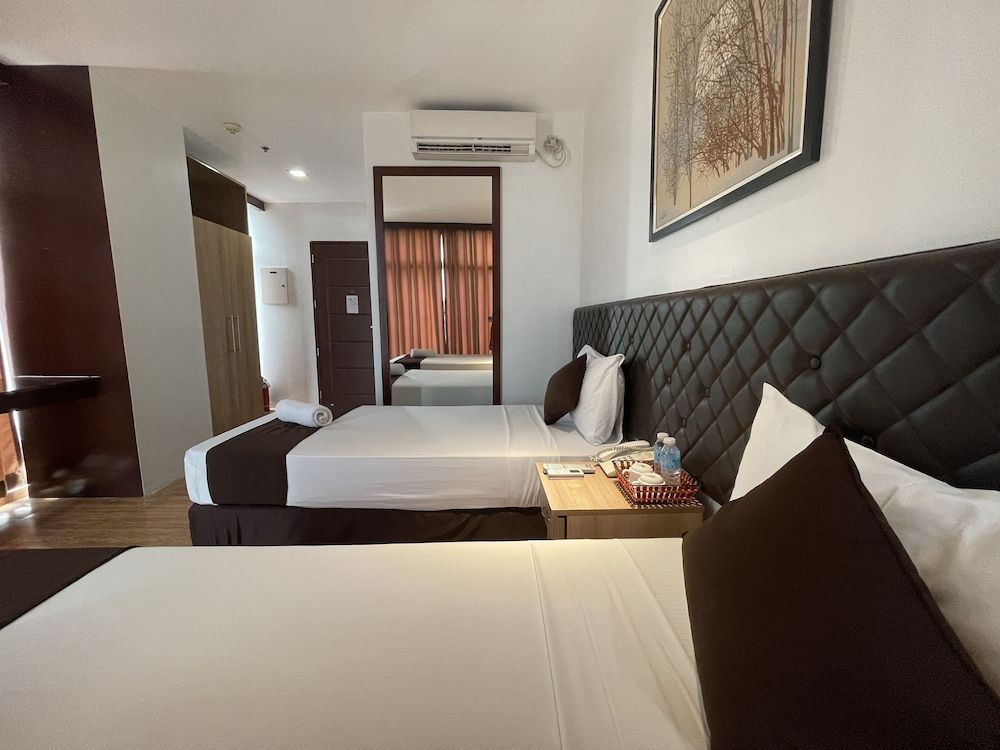 Cebu Capitol Central Hotel & Suites powered by Cocotel Twin Room 2