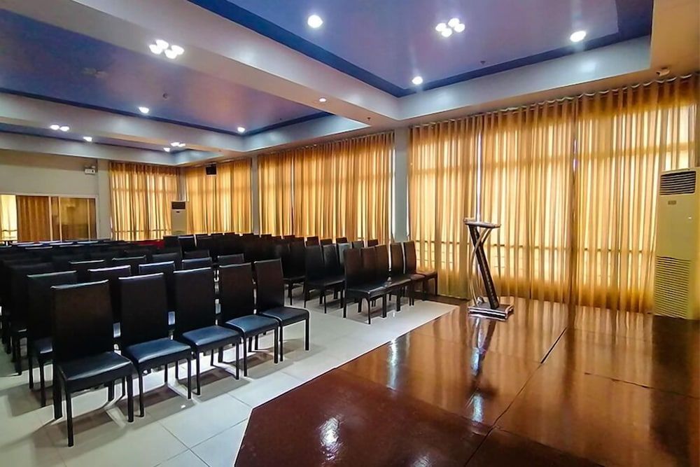 undefined Cebu Capitol Central Hotel & Suites powered by Cocotel 6