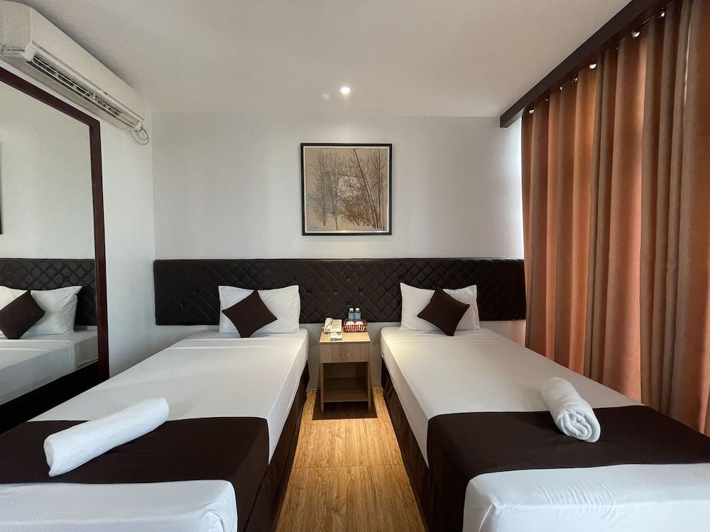 Cebu Capitol Central Hotel & Suites powered by Cocotel Twin Room